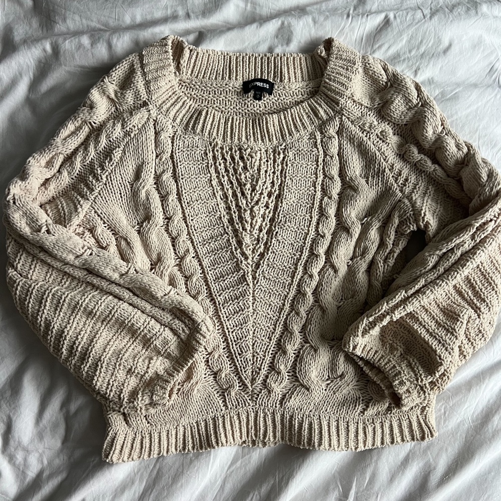 CREAM SUPER SOFT CABLE SWEATER